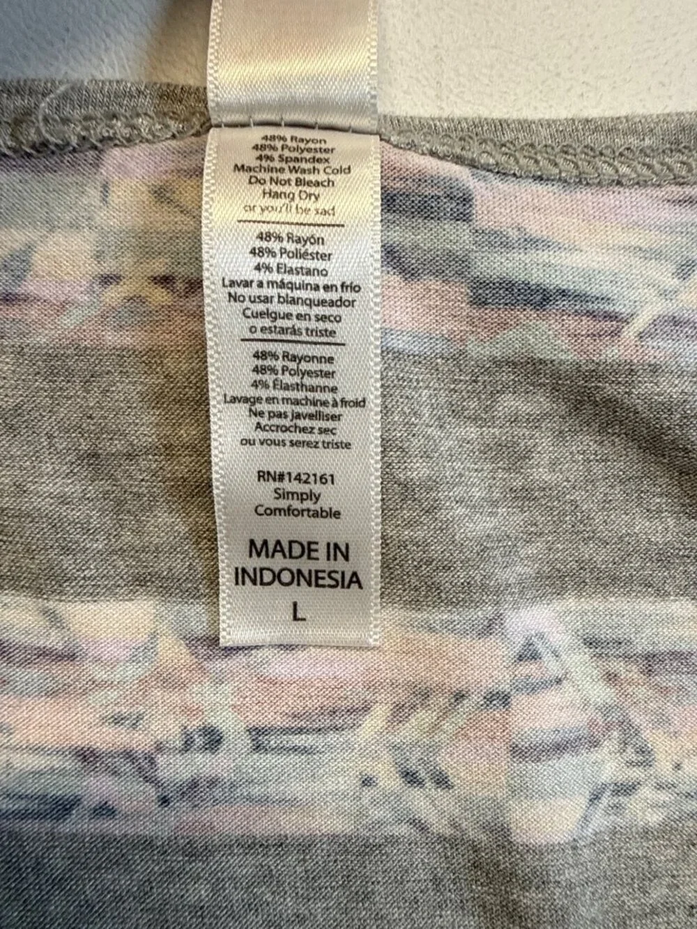 LuLaRoe Womens Scoopneck Tee Shirt~Size L~Grey Aztec Print Short Sleeve L16 08 - Picture 9 of 9
